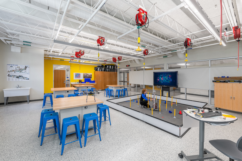 Arlington Heights High School Robotics Lab